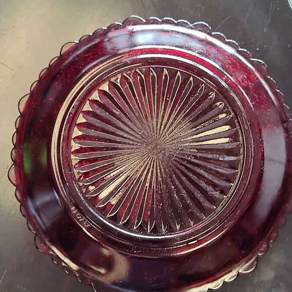 Avon Vintage Cape Cod Ruby Red Dessert Plates - Picture 2 of 4